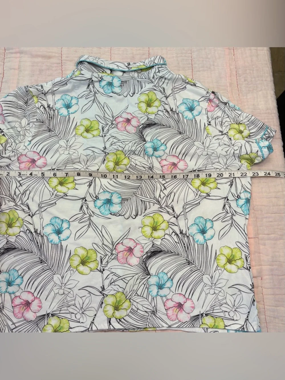 P.J. Salvage Hibiscus Flower Shorts Set, Sz M, Aqua Trim, Yellow, Pink - Picture 5 of 16